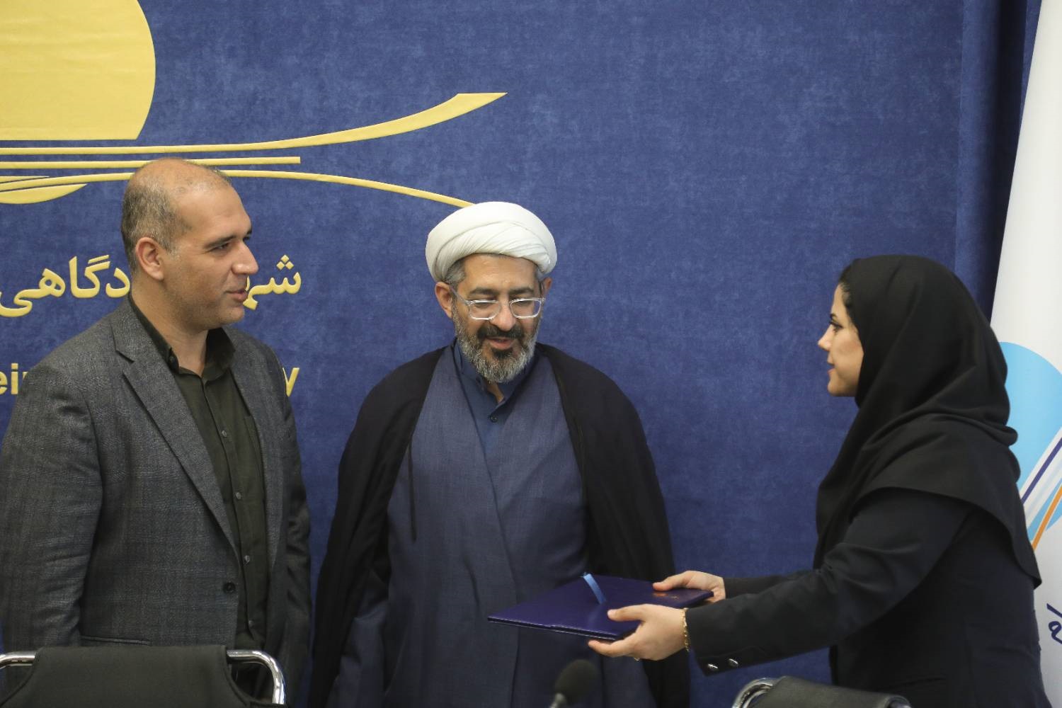 دیدار مدیران شهر فرودگاهی امام خمینی(ره) با جمعی از فرزندان شهدا