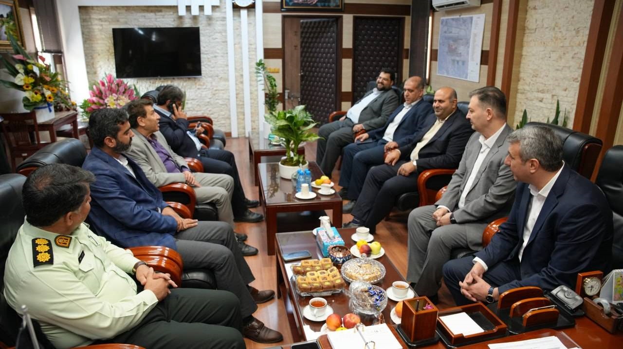دیدار مدیرعامل شهر فرودگاهی امام خمینی(ره) با فرمانده پلیس به مناسبت هفته فراجا